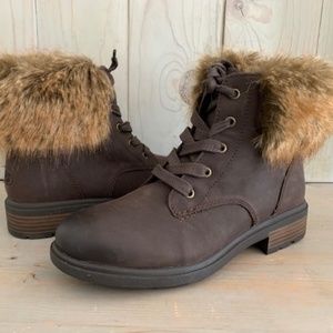 UGG HARRISON TIPPED LEATHER FUR COLLAR BOOTS NEW